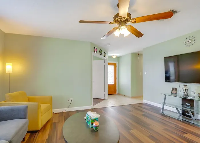 Home: Near Dell Diamond & Waterpark! Holiday home
