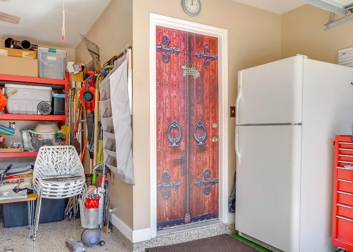 Home: Near Dell Diamond & Waterpark! *
